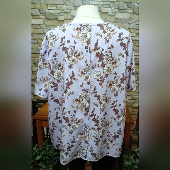 Shein Curve Charming Feminine 4X‎ Floral Blouse - Picture 2 of 5